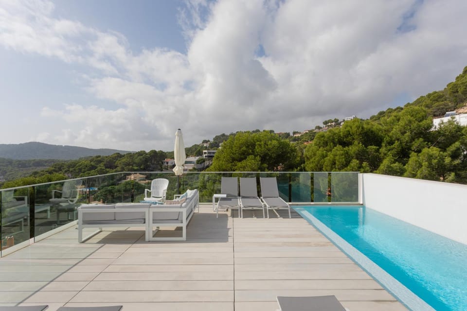 Day, Natural landscape, View (from property/room), Balcony/Terrace, Mountain view, Pool view, Swimming pool, sunbed
