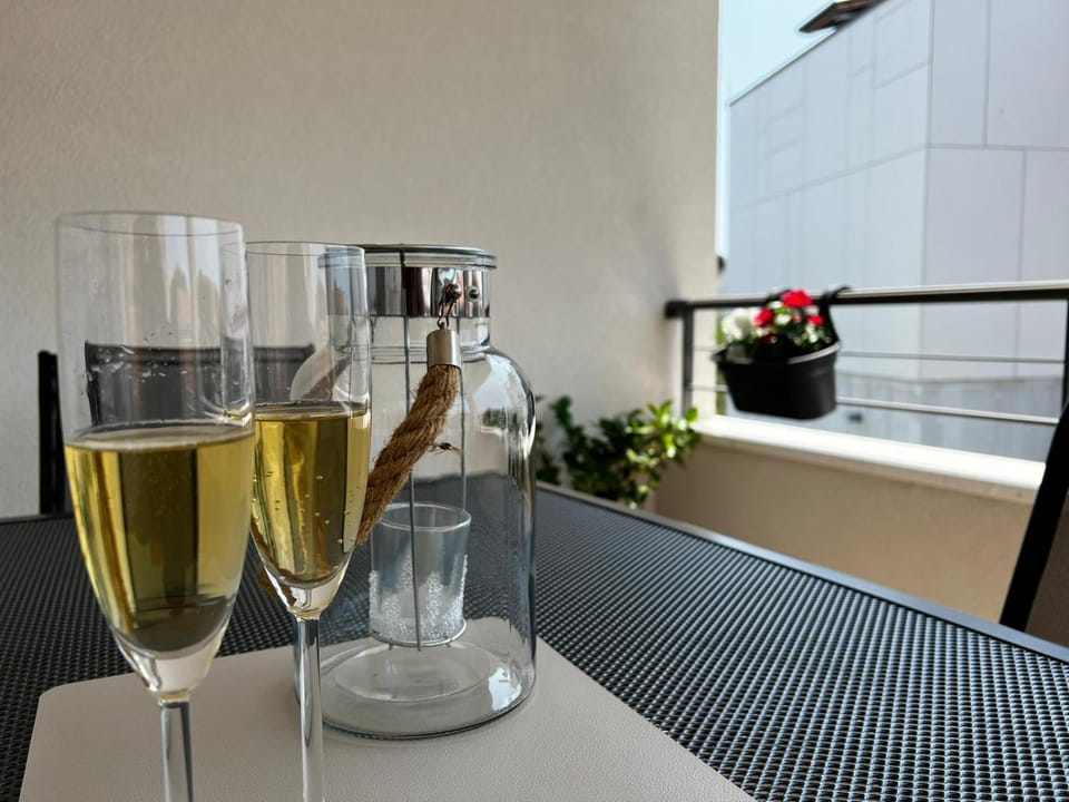 Balcony/Terrace, Evening entertainment, Entertainment, Alcoholic drinks, Non alcoholic drinks