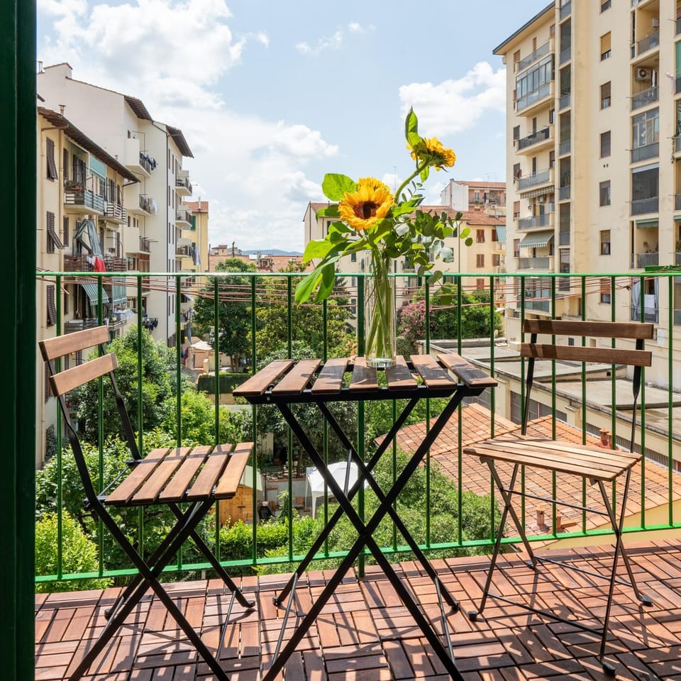Property building, View (from property/room), Balcony/Terrace