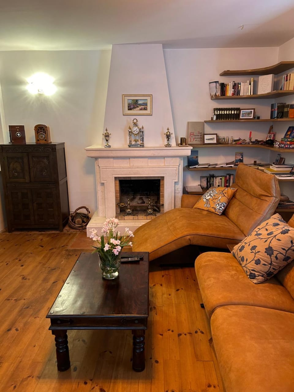 Day, Library, Living room, Seating area, Time of day