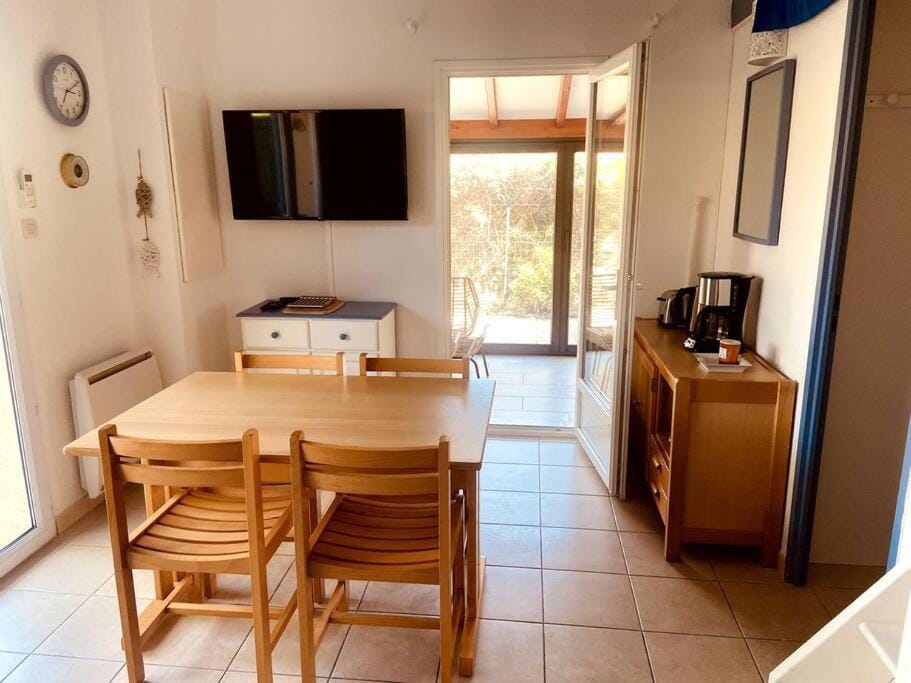 TV and multimedia, Dining area