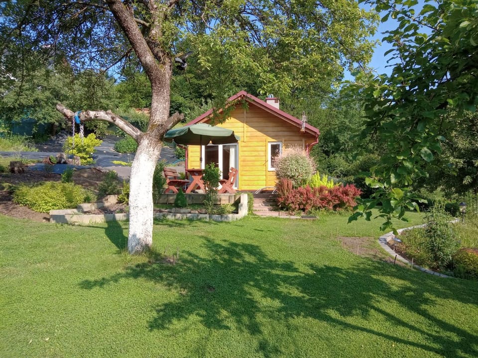 Domek w bieszczadzkim sadzie Solina House in Slovakia