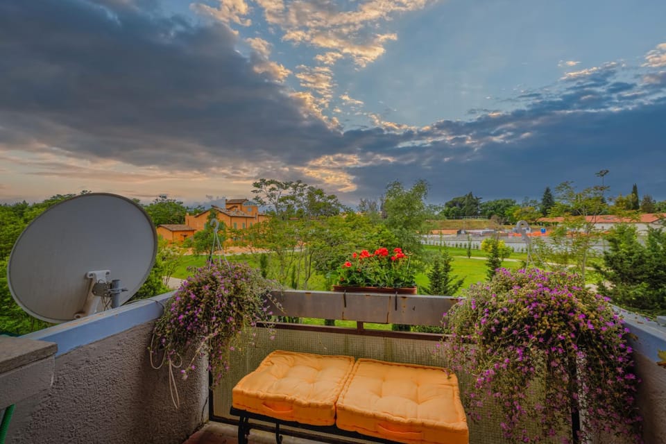 View (from property/room), Balcony/Terrace