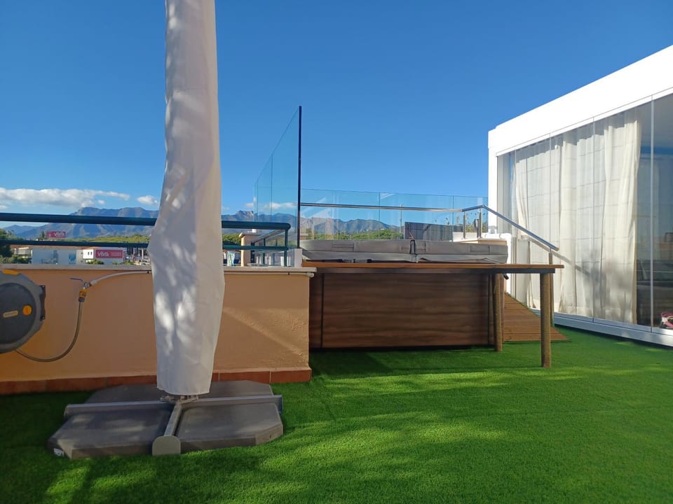 Hot Tub, Balcony/Terrace