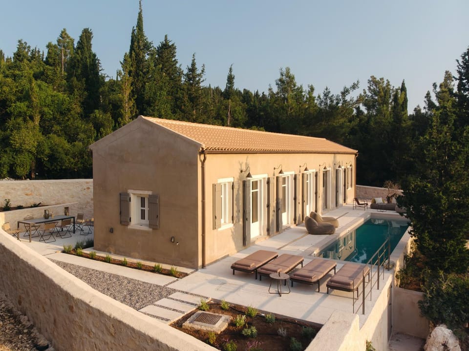 Property building, Natural landscape, Swimming pool, sunbed