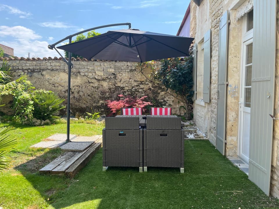 Patio, Garden, Dining area