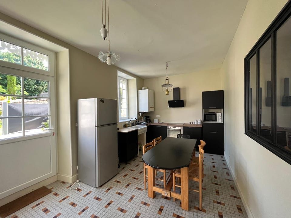 Dining area, kitchen