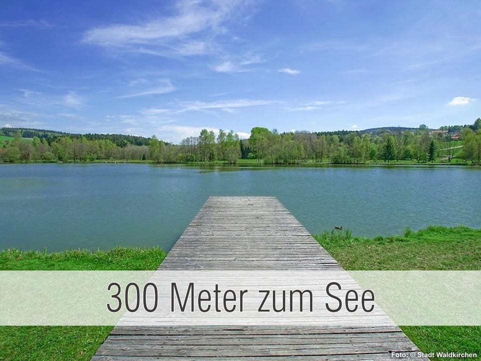 Nearby landmark, Day, Natural landscape