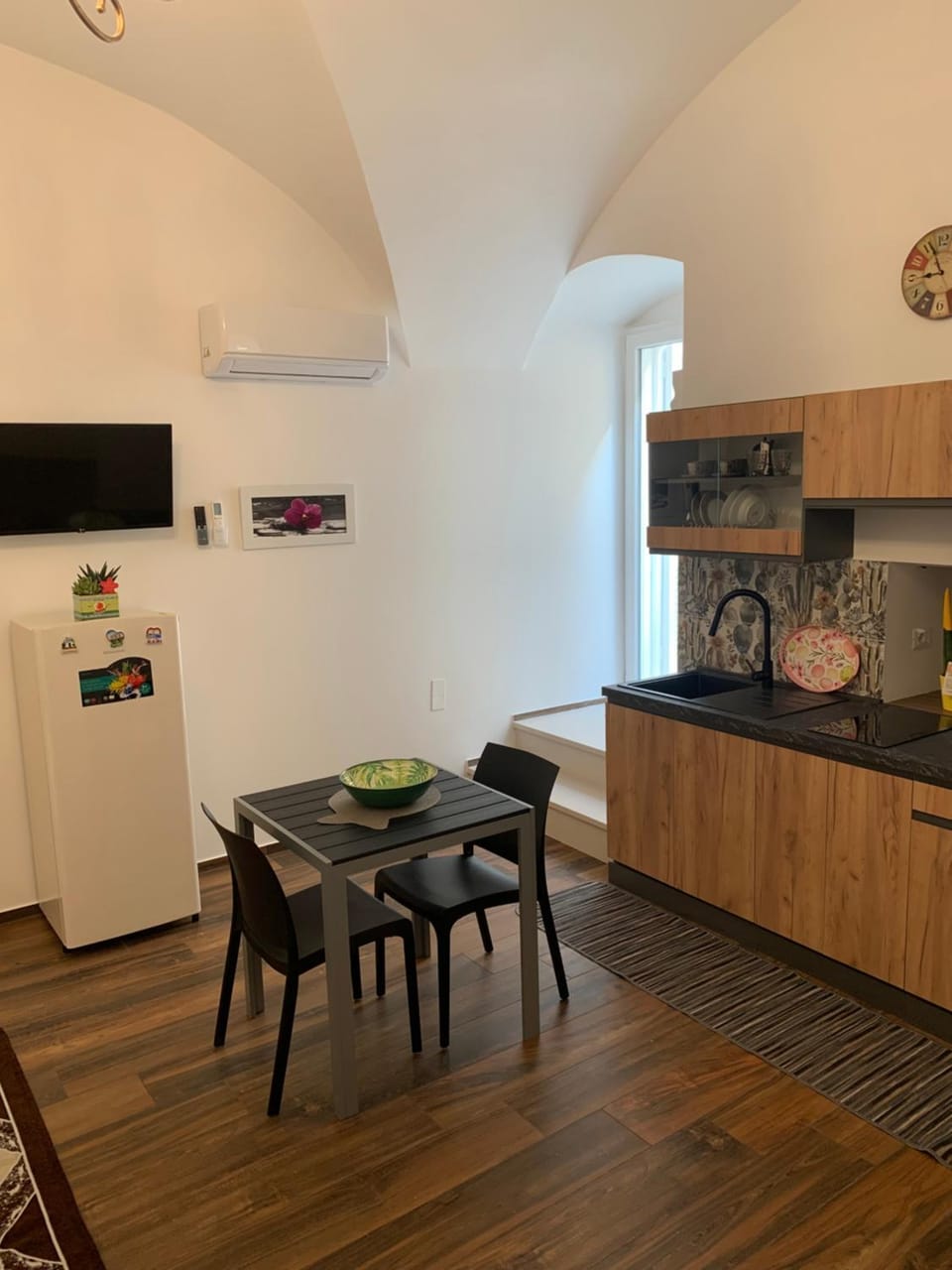 Kitchen or kitchenette, Dining area, pet friendly, stove
