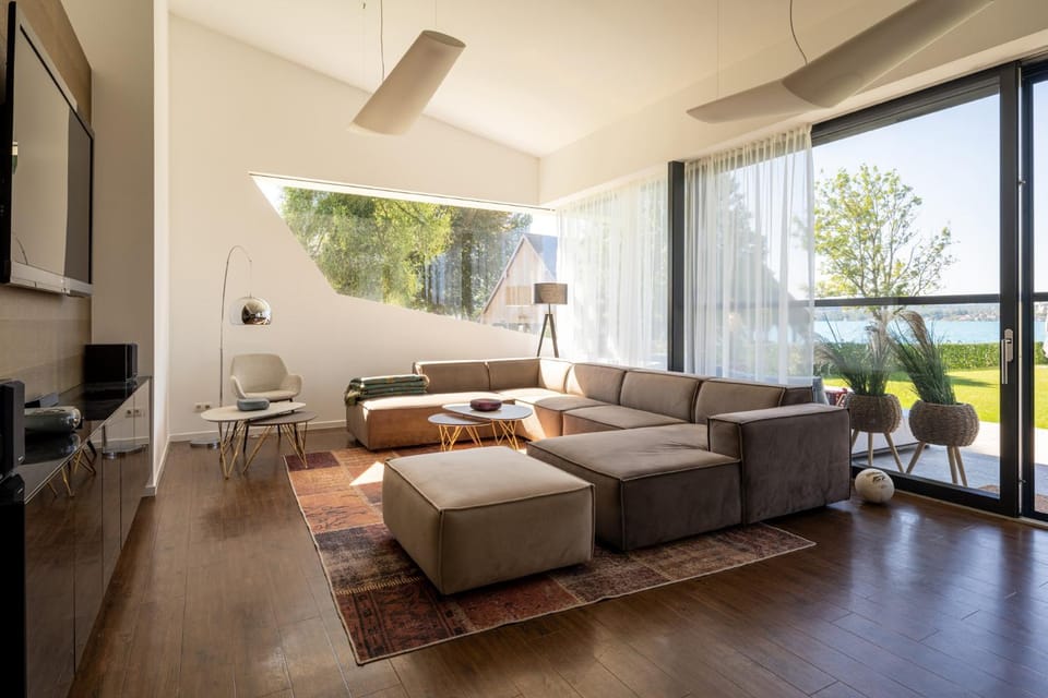 Communal lounge/ TV room, Communal lounge/ TV room, TV and multimedia, Living room, Seating area