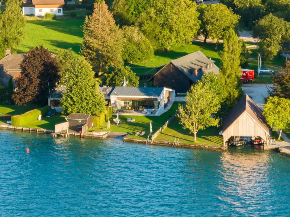 Property building, Day, Natural landscape, Bird's eye view, Garden, Lake view, Open Air Bath