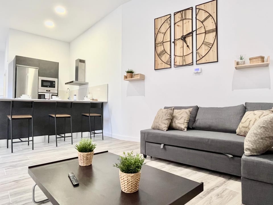 Kitchen or kitchenette, Lounge or bar