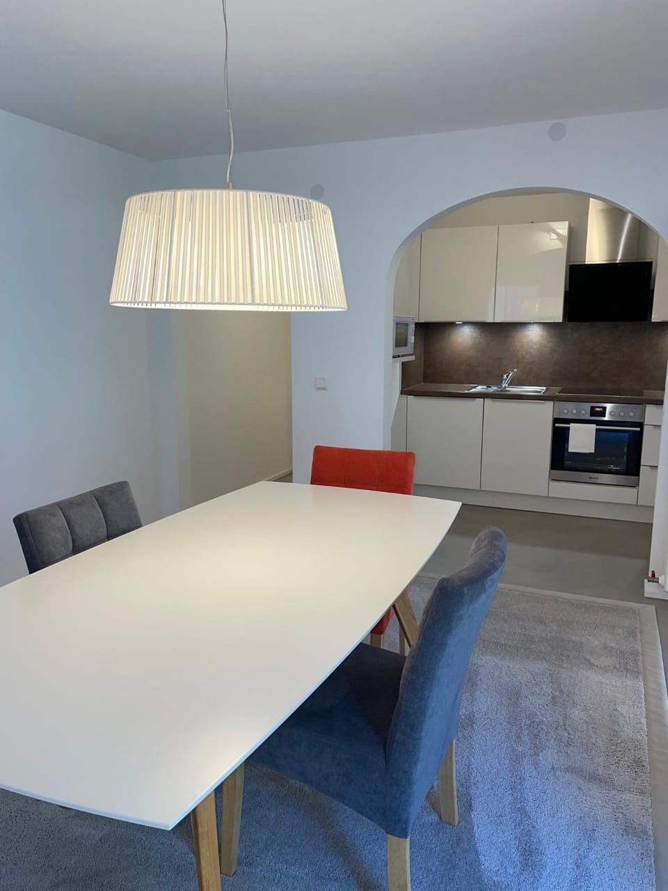 Kitchen or kitchenette, Dining area, minibar, pet friendly