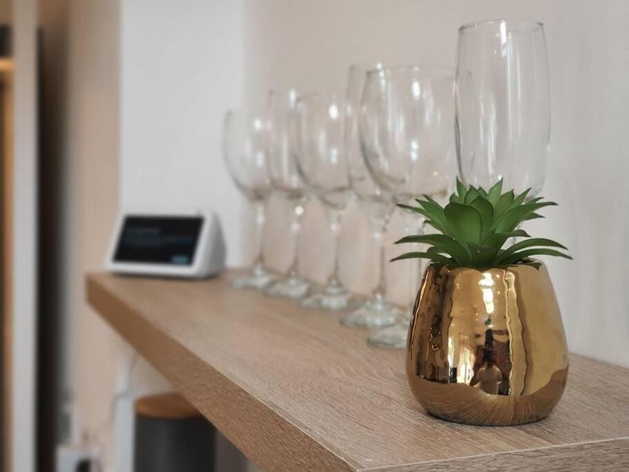 One Bedroom Private Garden Apartment BY PROPERTY PROMISE Apartment in Cardiff