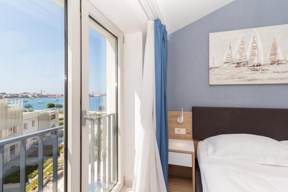 Bed, Day, Natural landscape, Bedroom, City view, Sea view