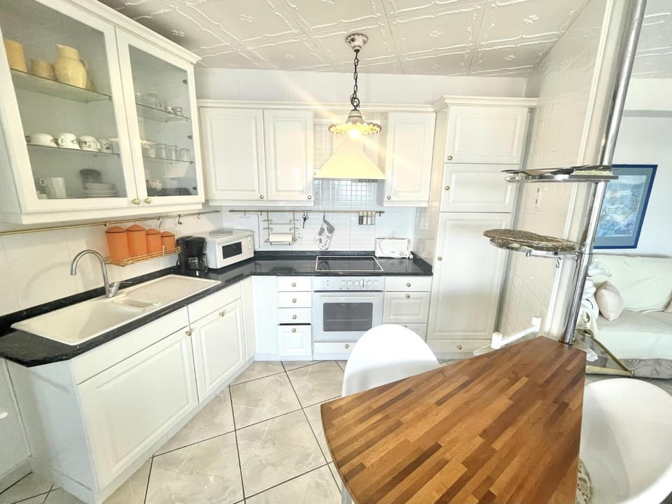 Kitchen or kitchenette, minibar, pet friendly, toaster