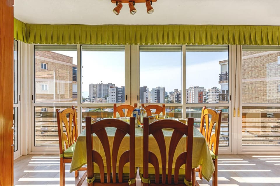 Regina Apartment in Playa San Juan with AC and pool Apartment in Alicante