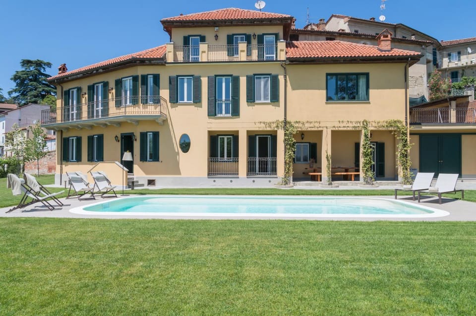 Property building, Swimming pool