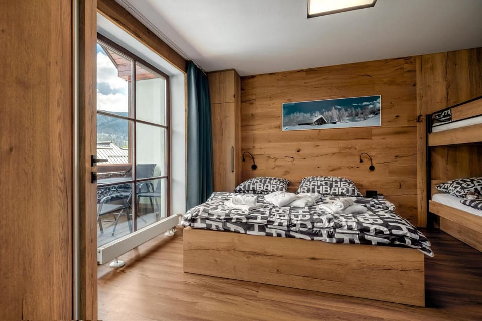 Bed, Balcony/Terrace, Bedroom