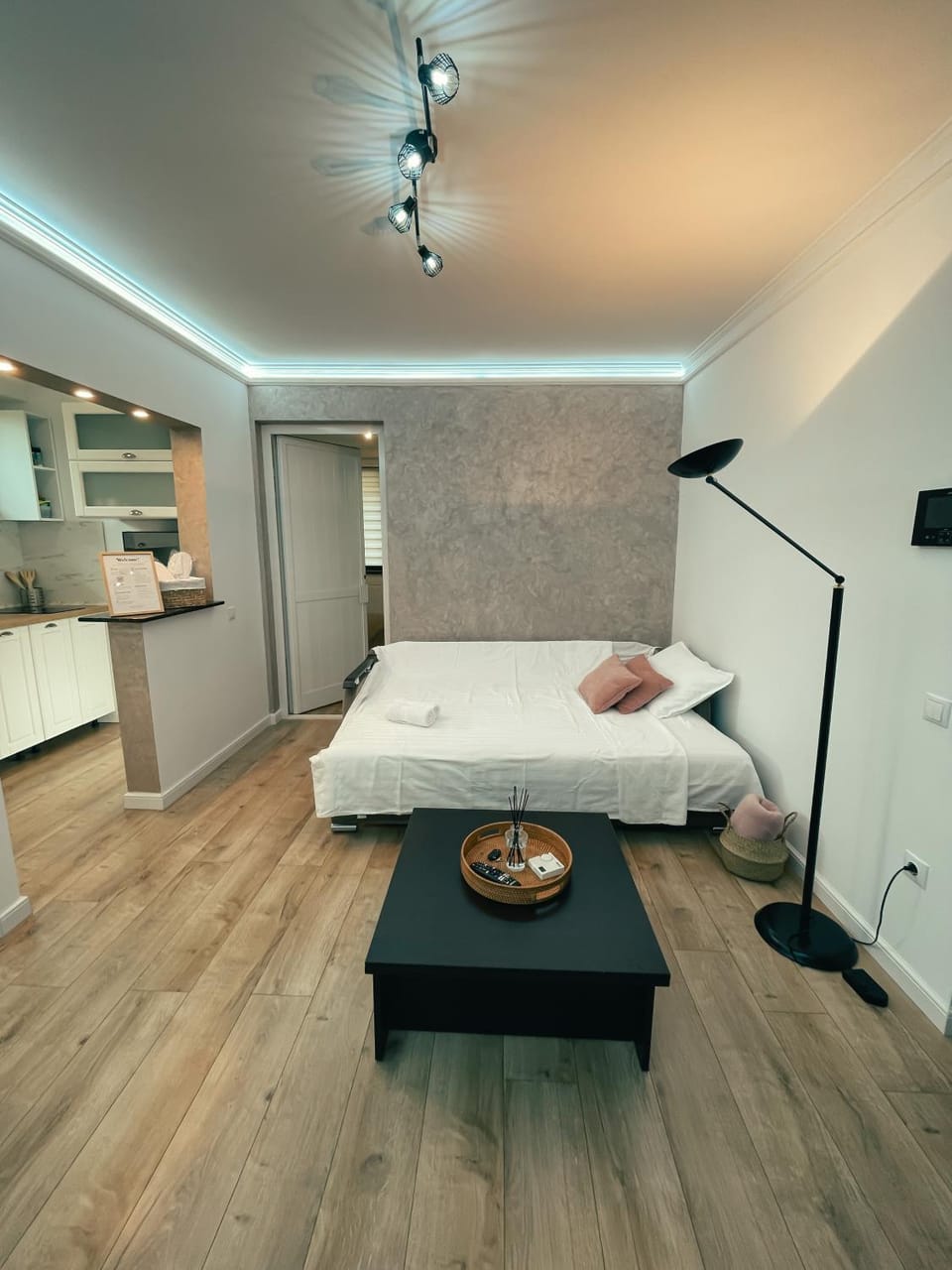 Bed, Photo of the whole room