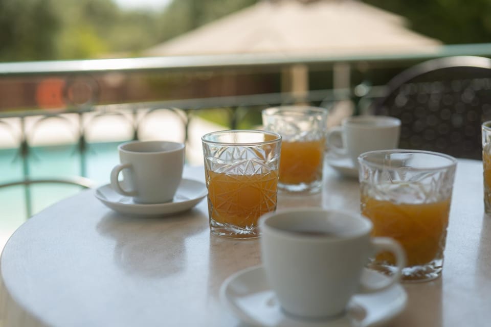 Villa Renata -Pool, Large Garden & Free Parking, 2 Minutes Walk from The Beach Villa in Corfu, Greece