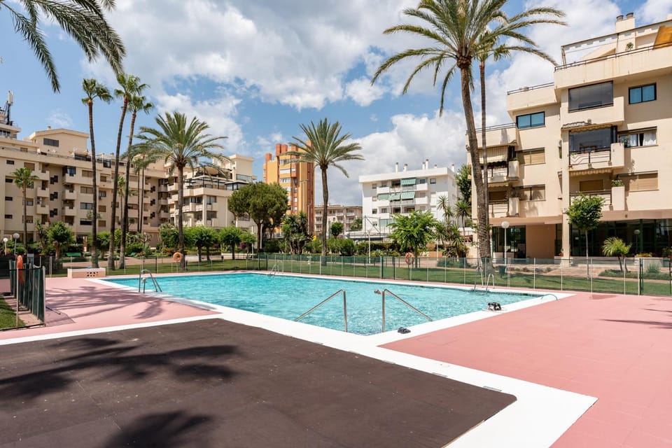Property building, Day, Pool view, Swimming pool