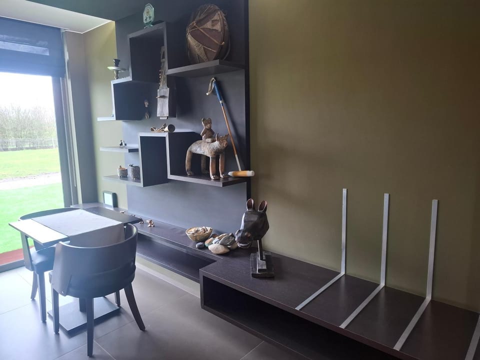 View (from property/room), Decorative detail, Seating area