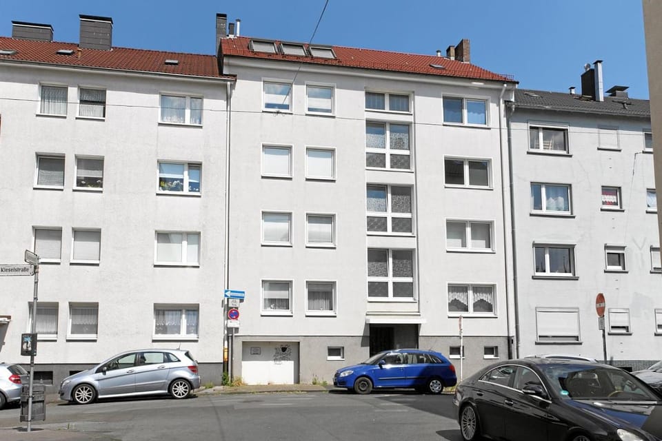 Property building, Facade/entrance, Neighbourhood, Parking