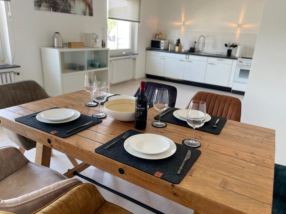 Kitchen or kitchenette, Food and drinks, Seating area, Dining area, Food, Drinks, minibar, pet friendly, stove
