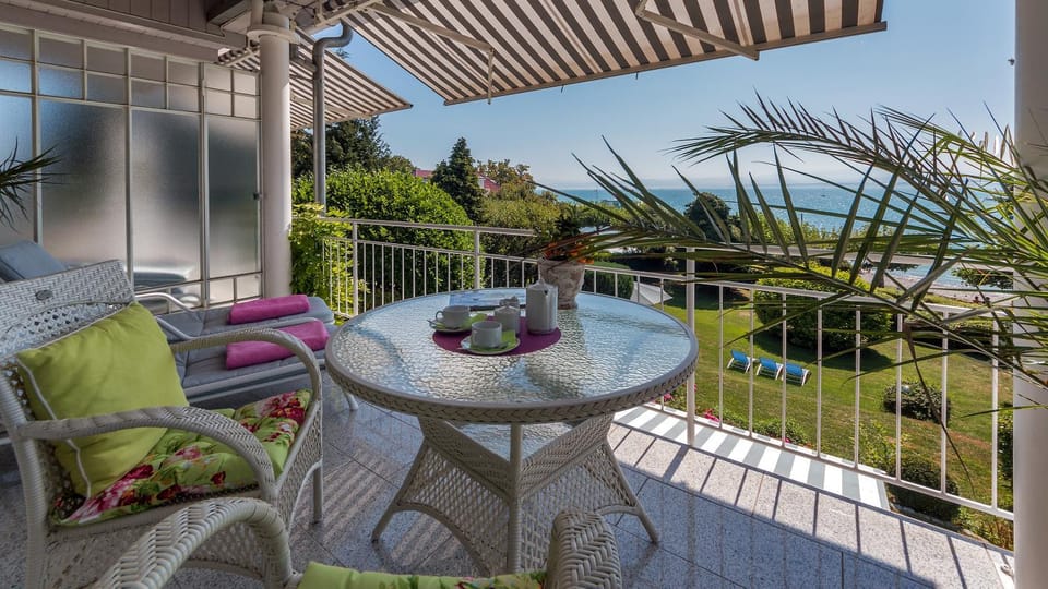 Garden view, Lake view