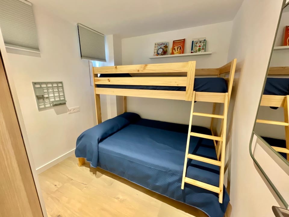 Bed, Bedroom, bunk bed