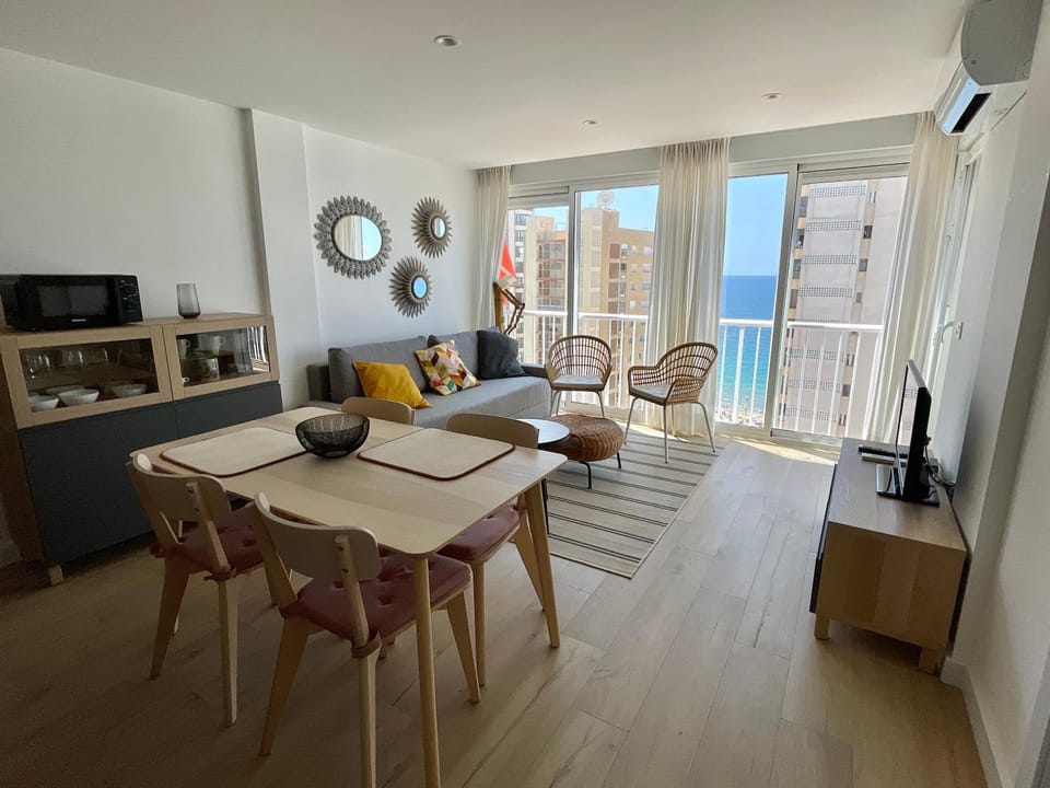 TV and multimedia, Living room, Photo of the whole room, Sea view, hair dresser
