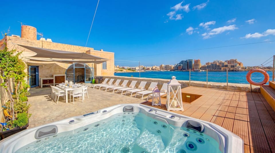 Patio, Nearby landmark, Day, Natural landscape, Hot Tub, View (from property/room), Balcony/Terrace, Lake view, Mountain view, Pool view, Sea view, Swimming pool, sunbed