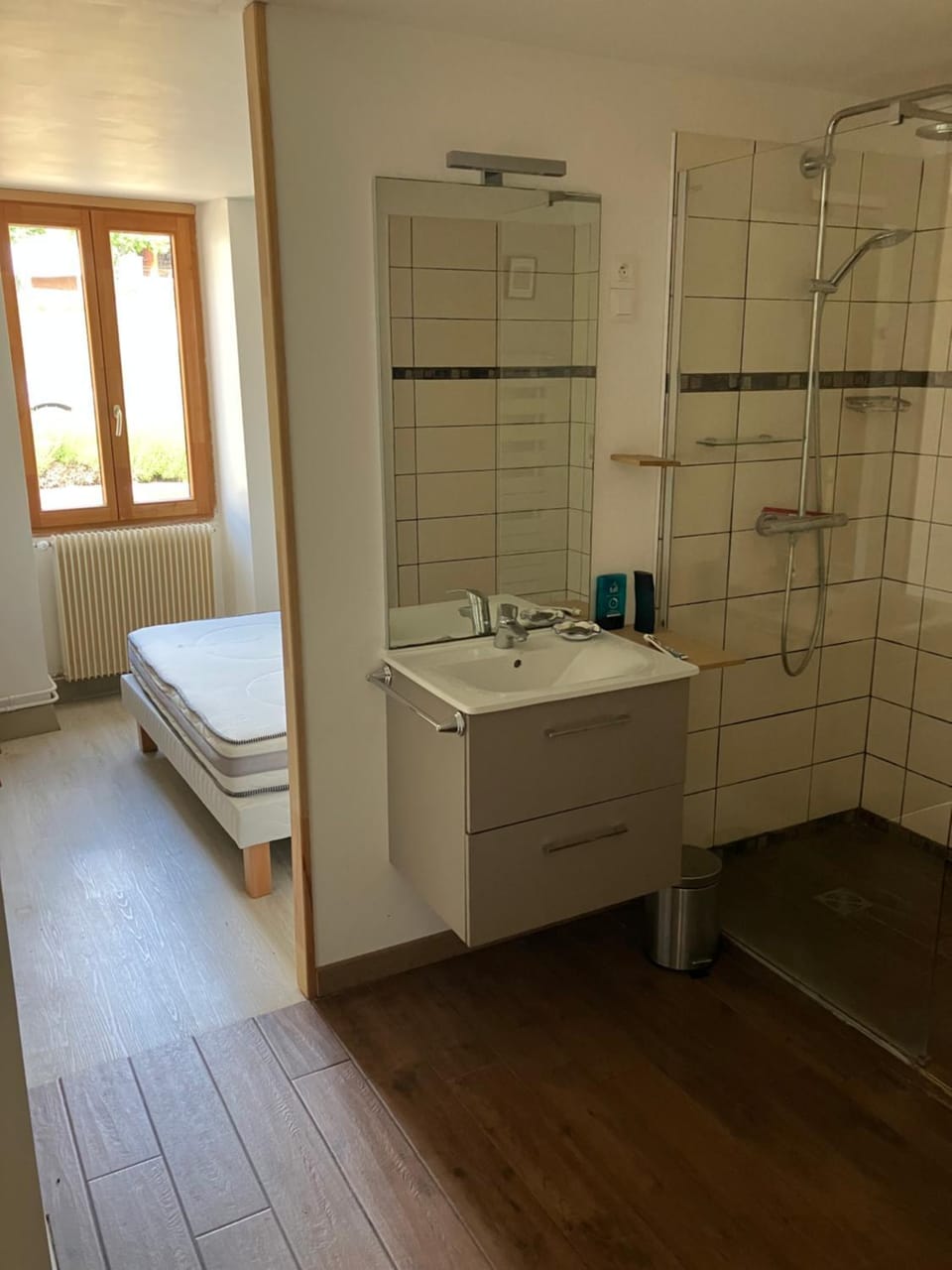 Shower, Bedroom