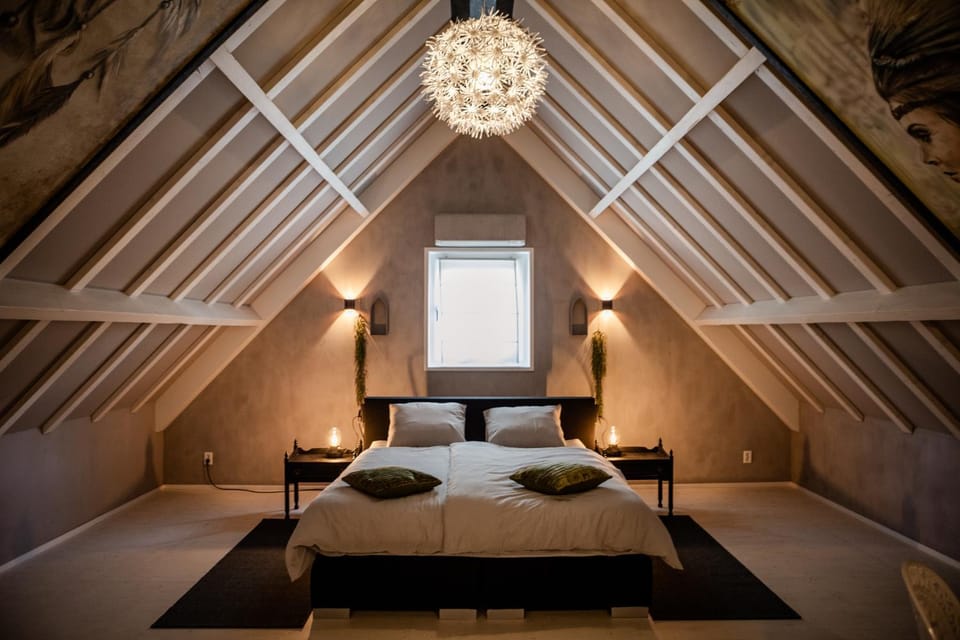 Bed, Photo of the whole room, Bedroom