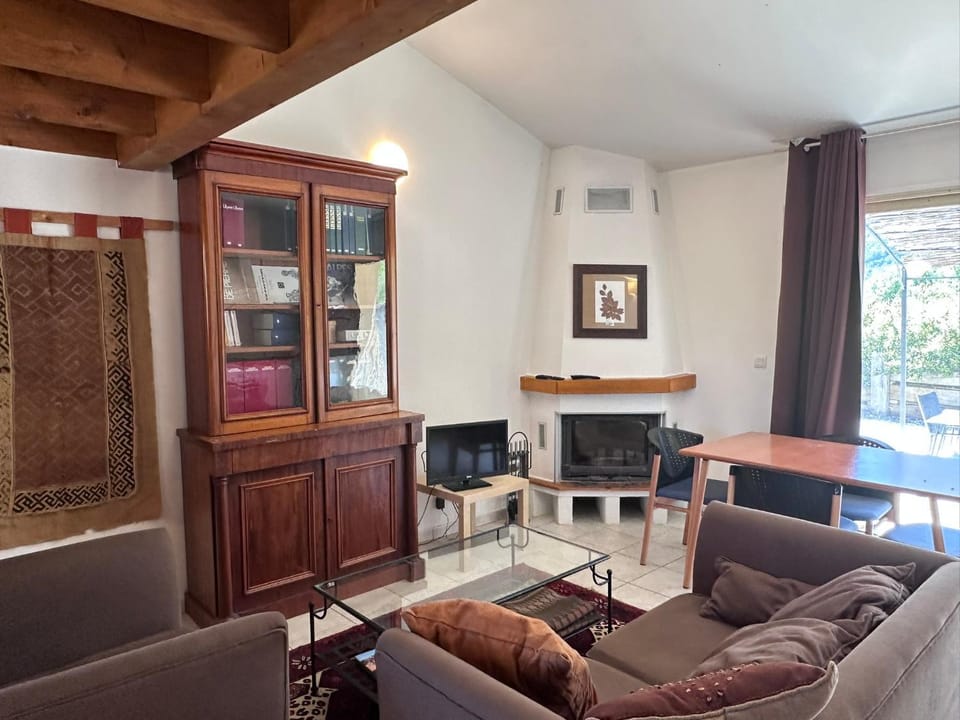 Domaine Mont saint juan House in Provence-Alpes-Côte d'Azur