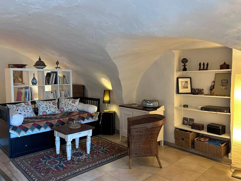 Domaine Mont saint juan House in Provence-Alpes-Côte d'Azur