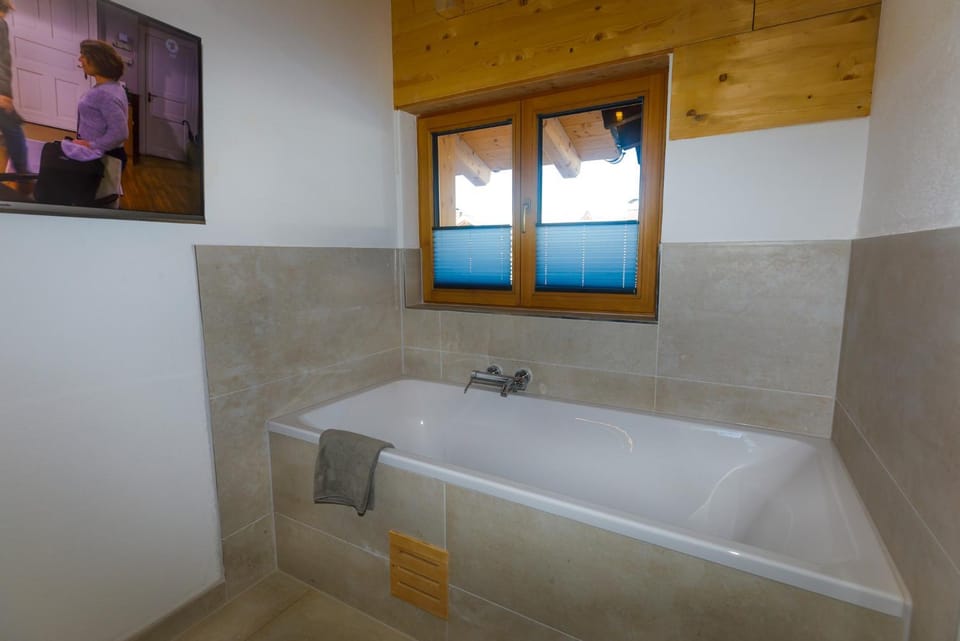 Bathroom, Bath