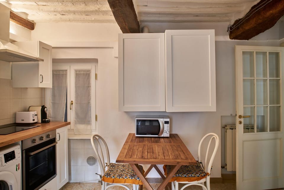 Titti Central - Large Apartment in Siena