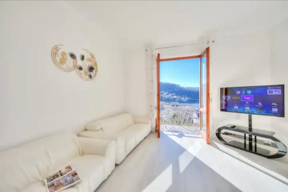 Apartment With View Lake Maggiore/Laveno Mombello Apartment in Canton of Ticino