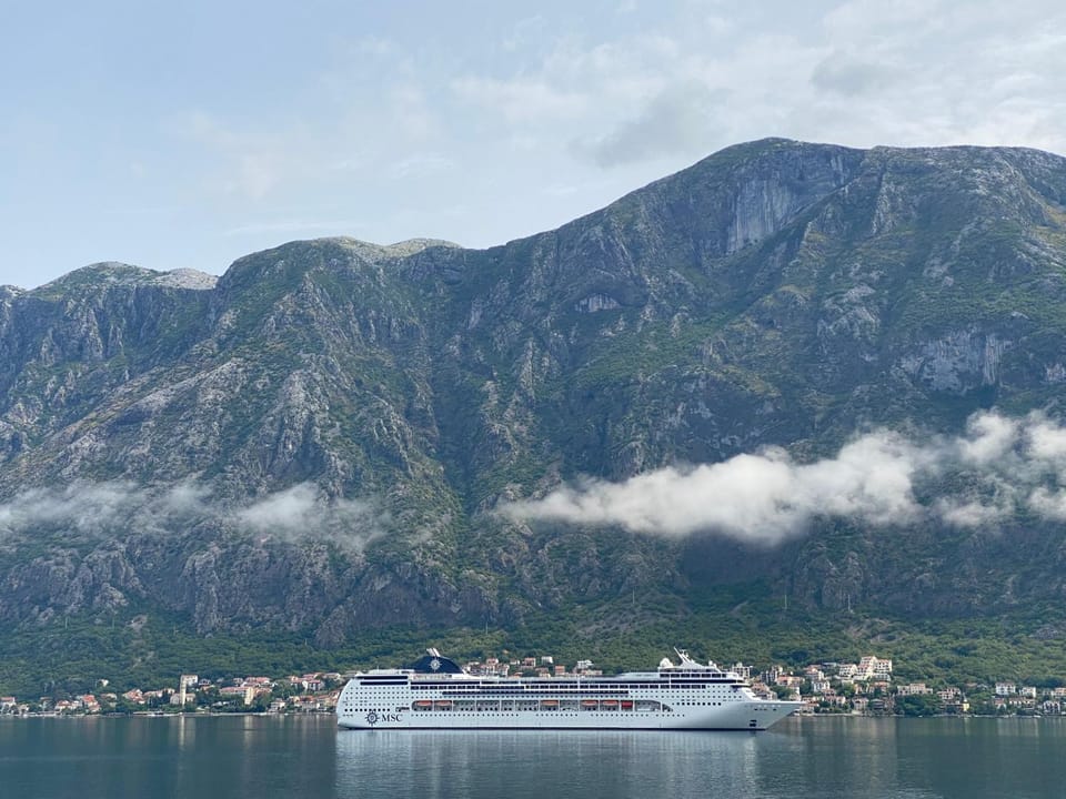 Boka bay seaview apartment Apartment in Kotor Municipality