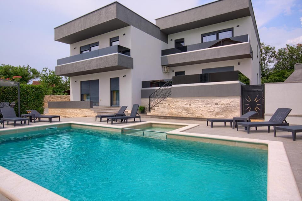 Property building, Swimming pool