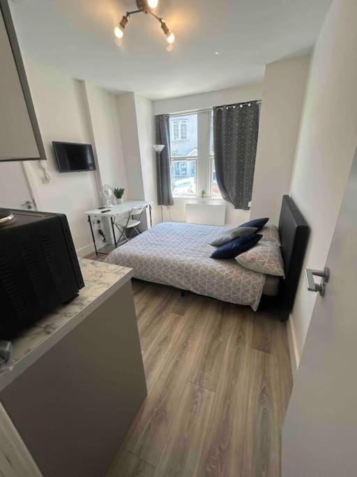Cosy studio flat In teddington Apartment in Twickenham
