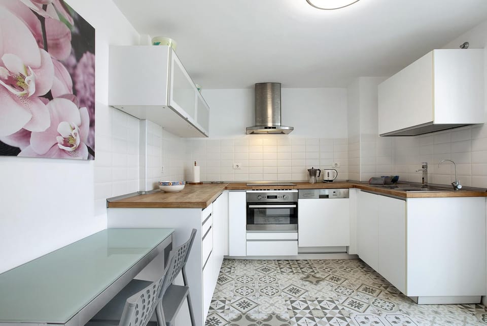 Kitchen or kitchenette, Living room