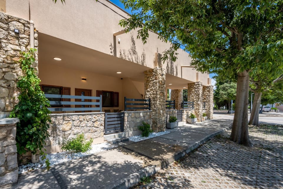 Property building, Day