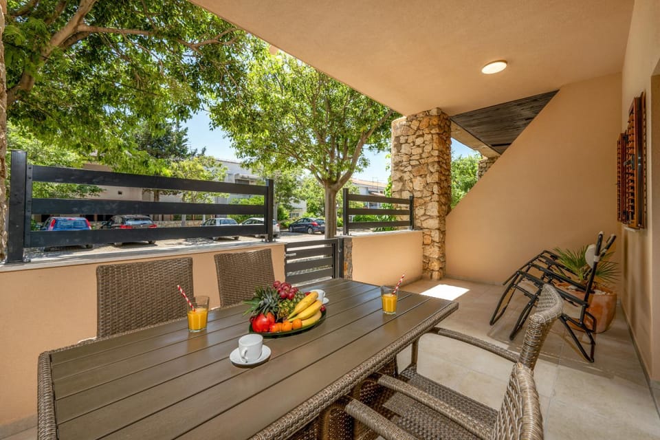 Day, Balcony/Terrace, Seating area