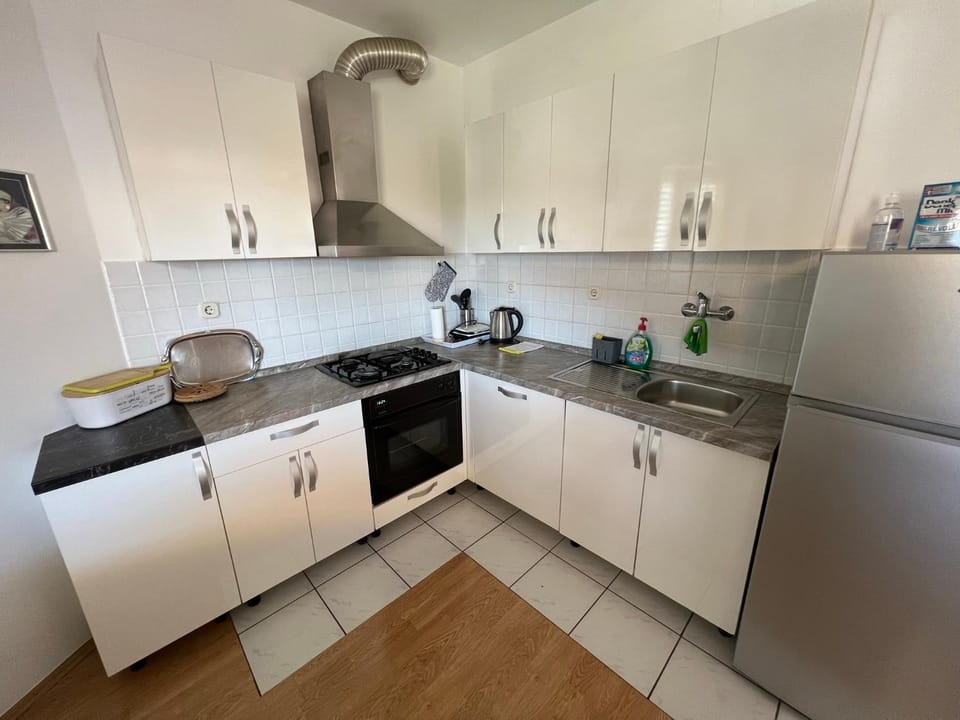 Coffee/tea facilities, dishwasher, pet friendly, stove