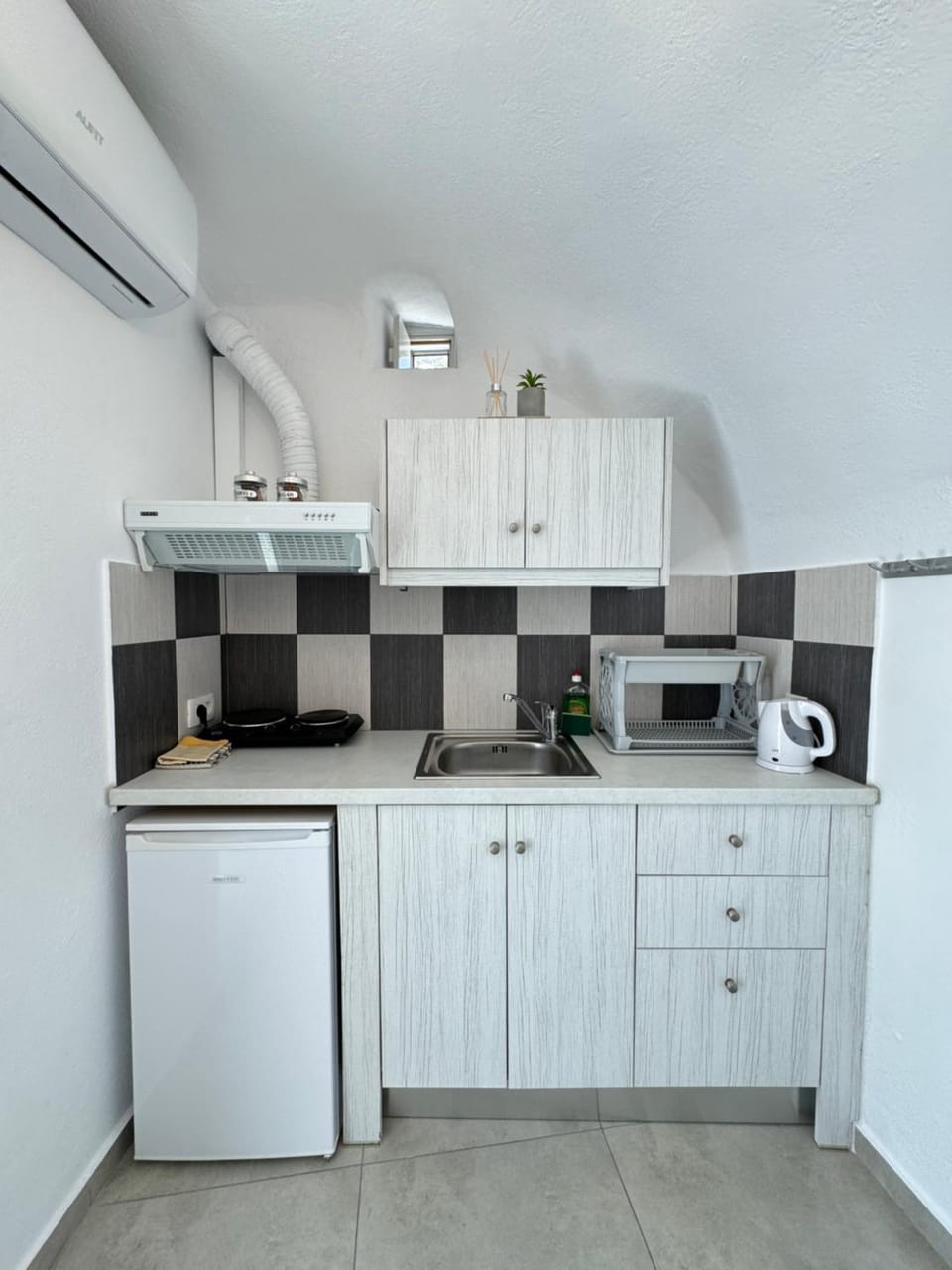 Mini Canava Apartment in Santorini
