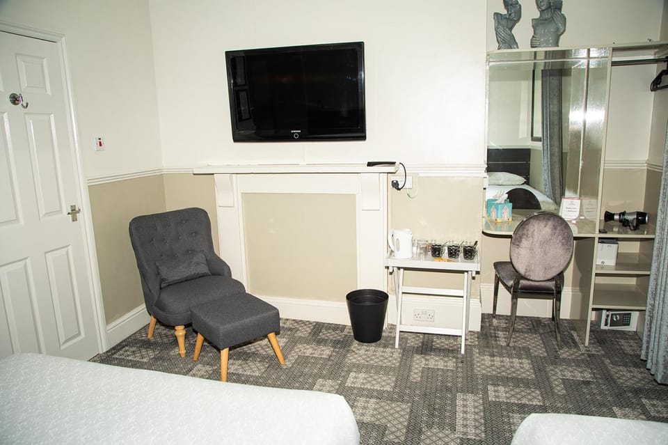 Jewells Guest Accommodation Bed and Breakfast in Plymouth
