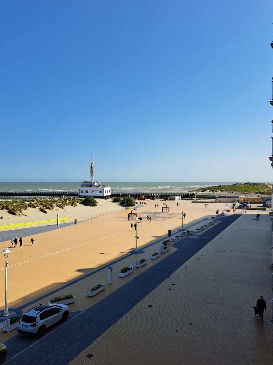 Neighbourhood, Beach